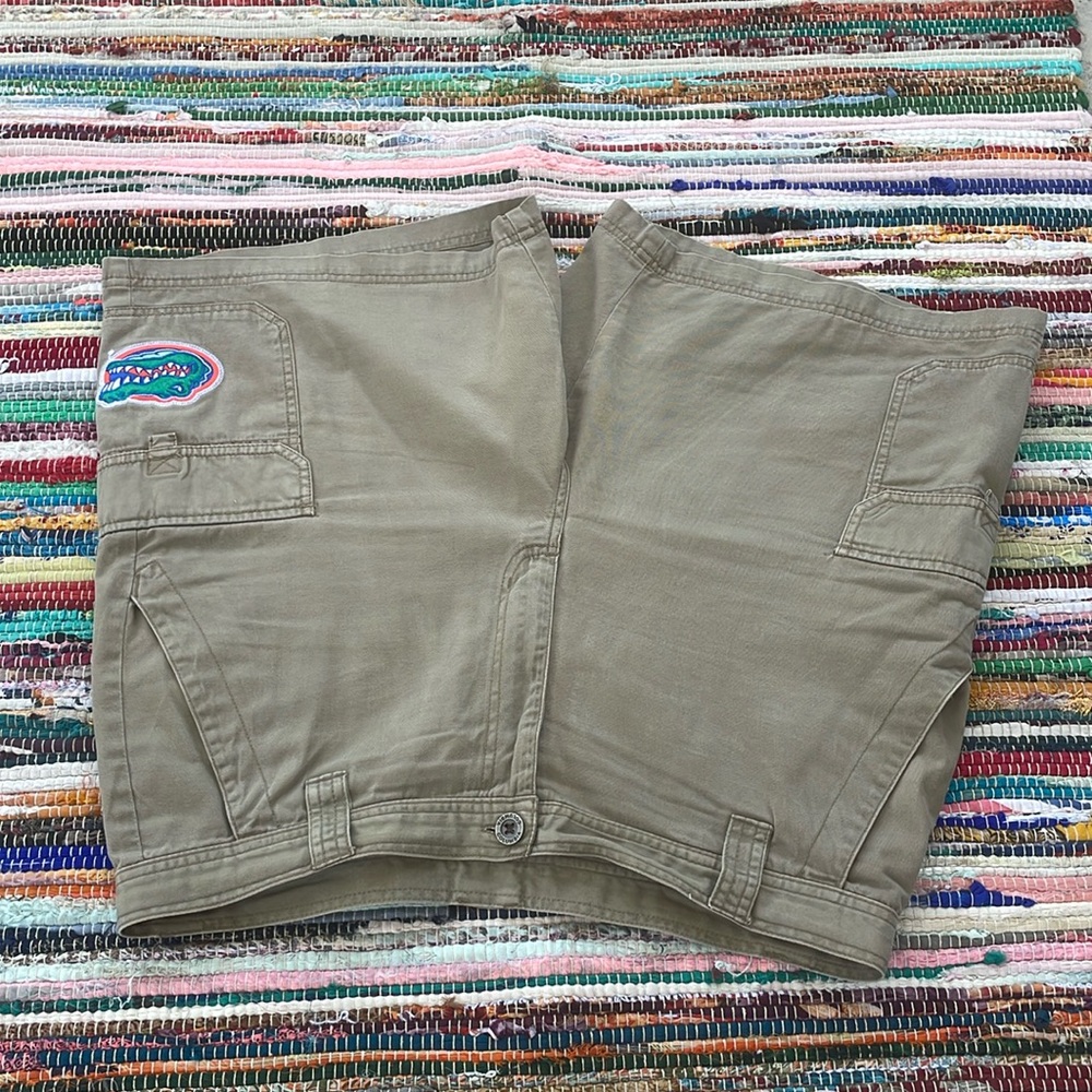 Columbia Gator 🐊 Khaki Cargo Shorts- #1918 - Picture 8 of 11